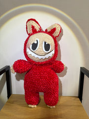 Labubu rosso